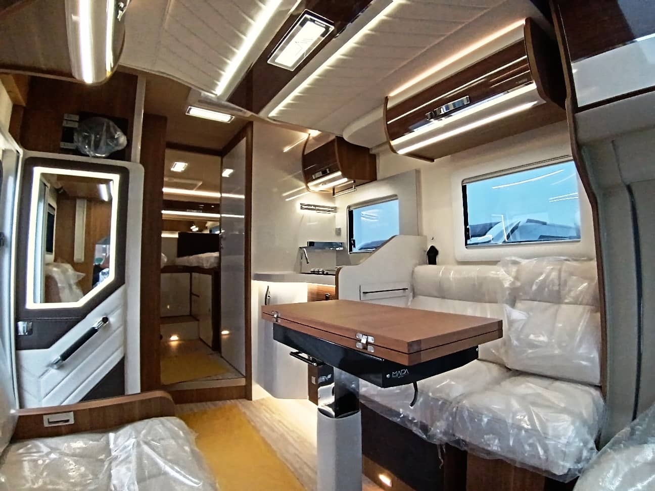 mobilvetta-krosser-86-gemelli-automatico-180-doppiopavimento-barberacaravan-castelboglione-at-6