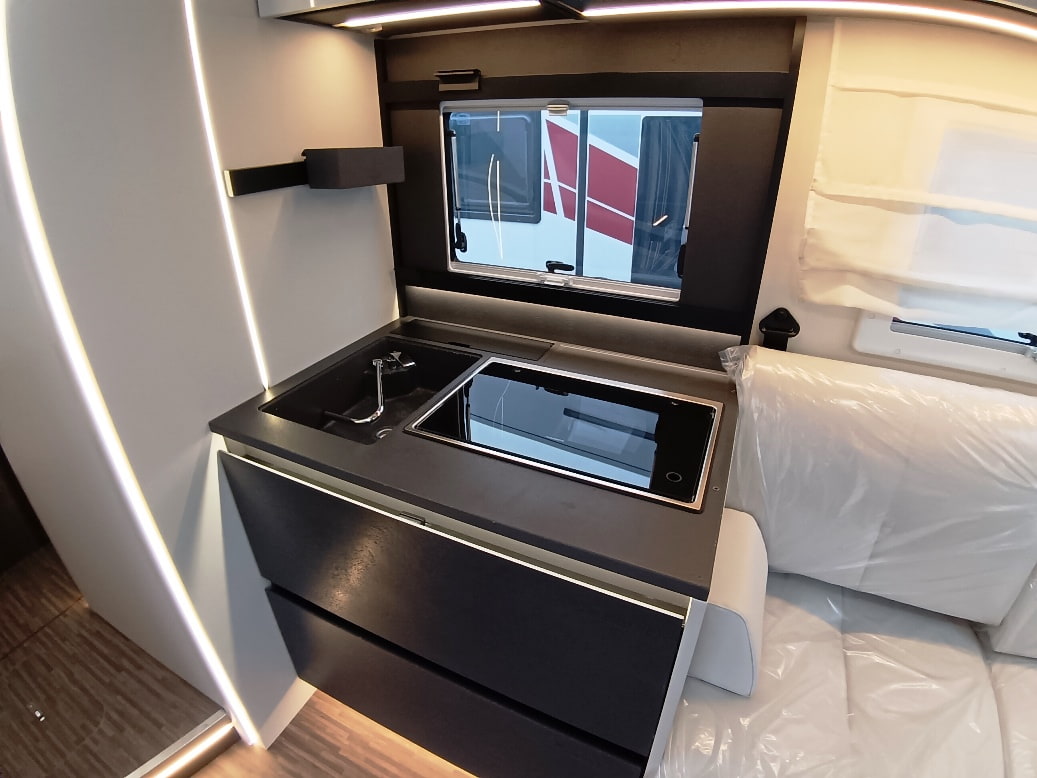 mobilvetta-kea-90-nautico-barberacaravan-castelboglione-at-10