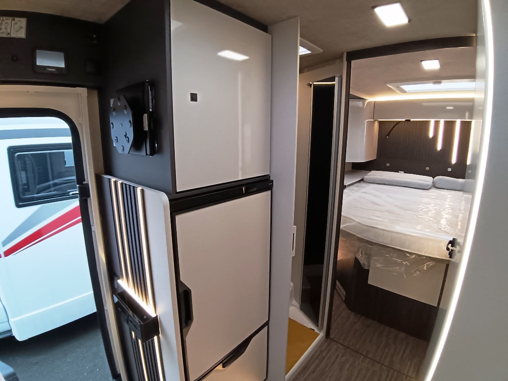 mobilvetta-kea-90-nautico-barberacaravan-castelboglione-at-11