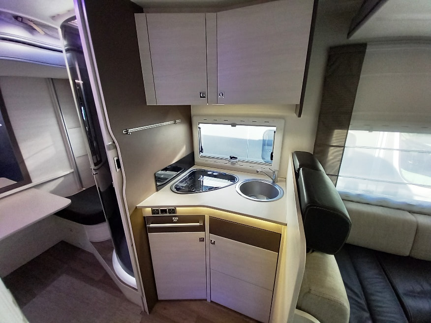 chausson-flash-716-semintegrale-castelli-transit-barberacaravan-castelboglione-at-10