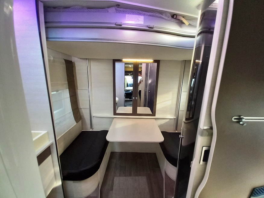 chausson-flash-716-semintegrale-castelli-transit-barberacaravan-castelboglione-at-12