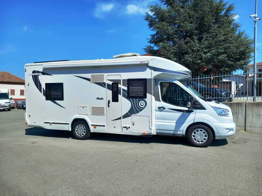 chausson-flash-716-semintegrale-castelli-transit-barberacaravan-castelboglione-at-2