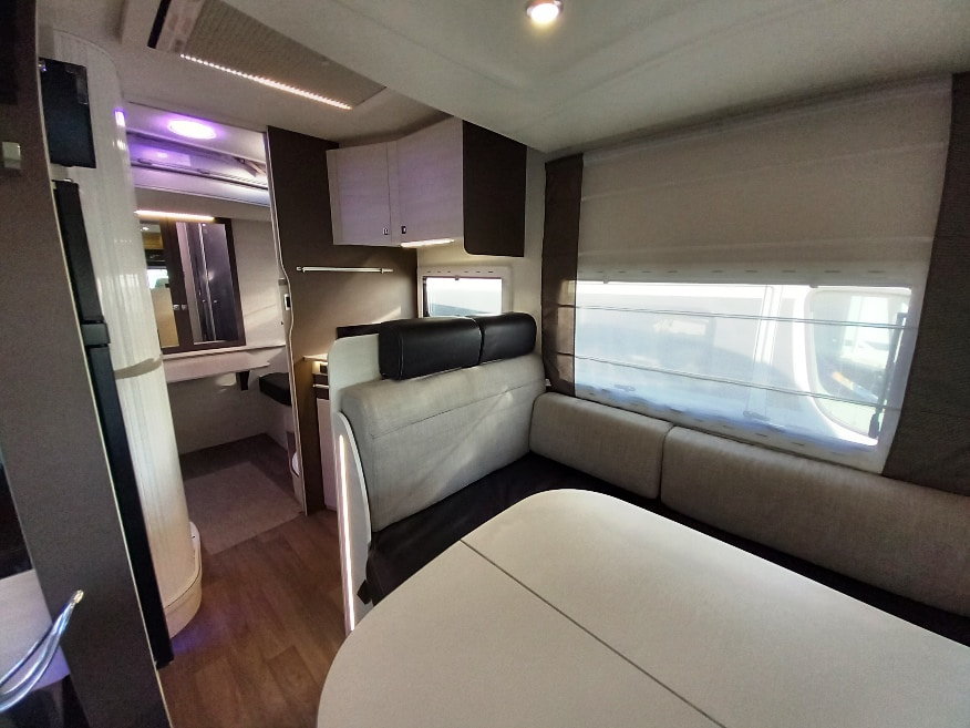 chausson-flash-716-semintegrale-castelli-transit-barberacaravan-castelboglione-at-8