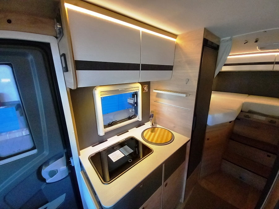 dethleffs-globebus-go-t45-semintegrale-compatto-gemelli-ford-barberacaravan-castelboglione-at-11