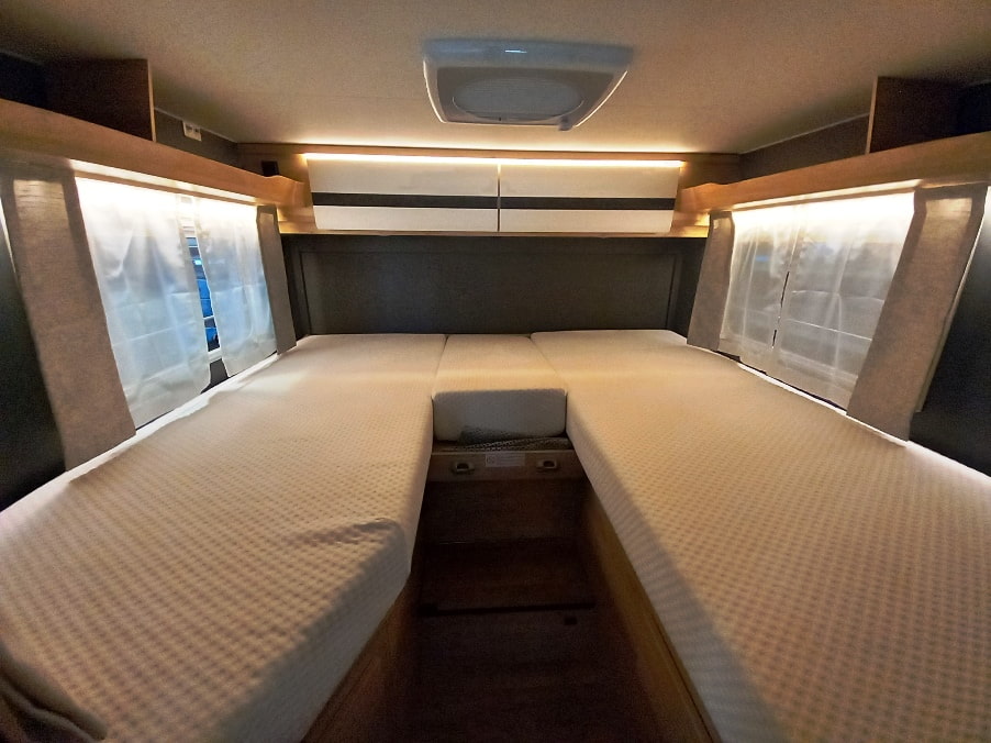 dethleffs-globebus-go-t45-semintegrale-compatto-gemelli-ford-barberacaravan-castelboglione-at-12