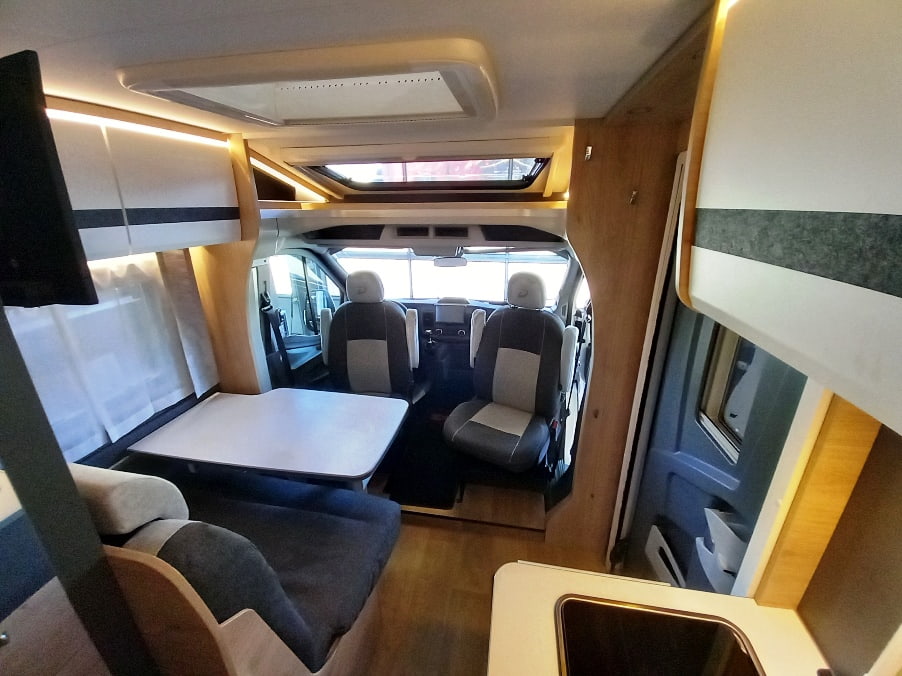 dethleffs-globebus-go-t45-semintegrale-compatto-gemelli-ford-barberacaravan-castelboglione-at-8