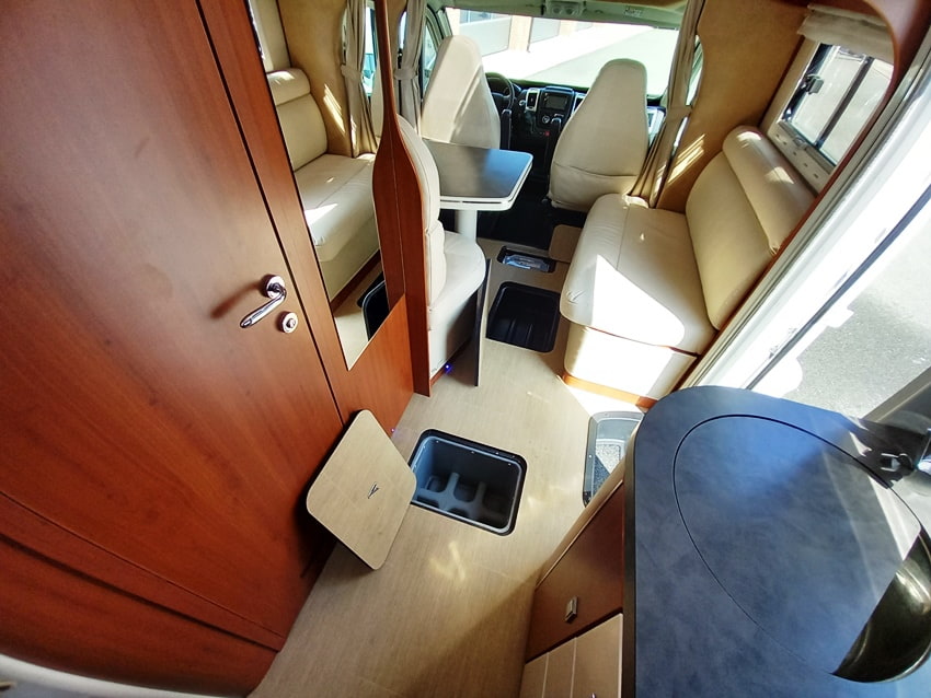 mobilvetta-kea-m-74-mansardato-garage-litio-barberacaravan-castelboglione-at-18