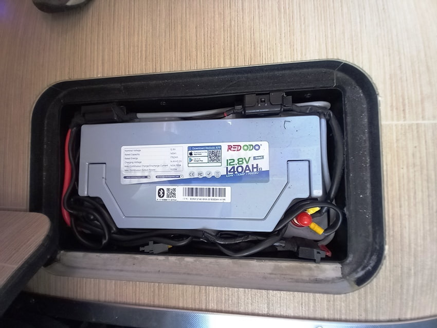 mobilvetta-kea-m-74-mansardato-garage-litio-barberacaravan-castelboglione-at-19