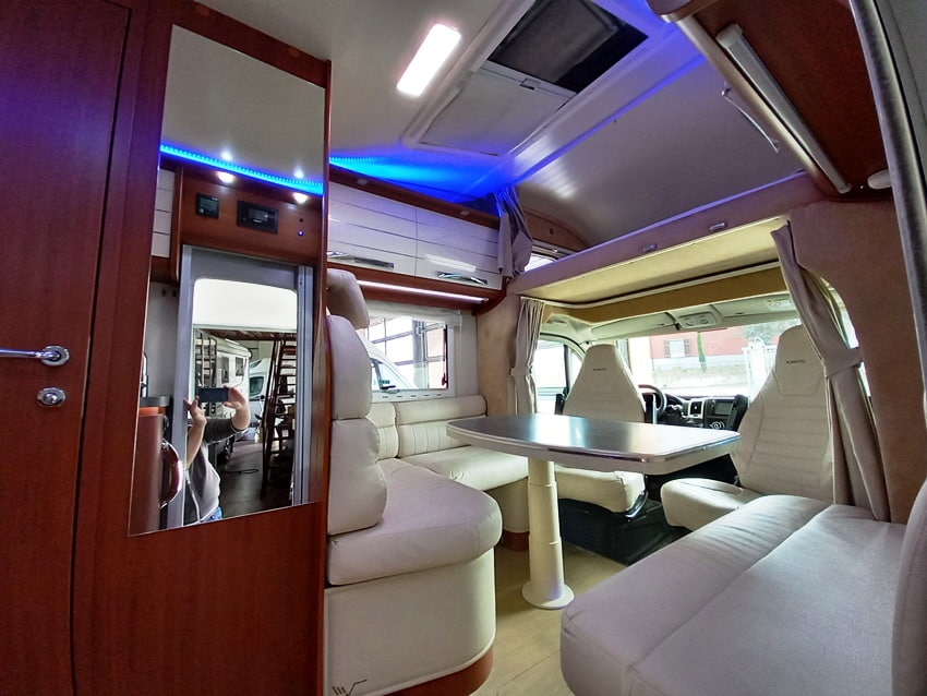 mobilvetta-kea-m-74-mansardato-garage-litio-barberacaravan-castelboglione-at-5