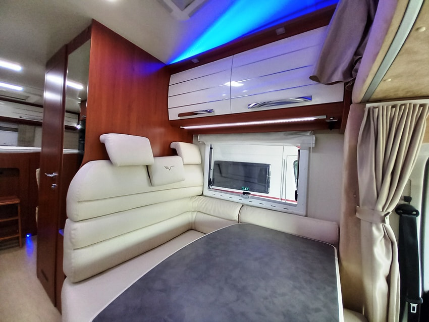 mobilvetta-kea-m-74-mansardato-garage-litio-barberacaravan-castelboglione-at-8