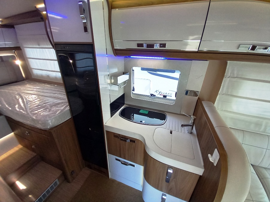 arca-h-699-glg-motorhome-gemelli-alko-doppiopavimento-barberacaravan-castelboglione-at-10