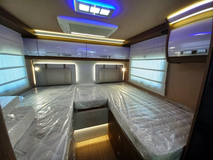 arca-h-699-glg-motorhome-gemelli-alko-doppiopavimento-barberacaravan-castelboglione-at-11