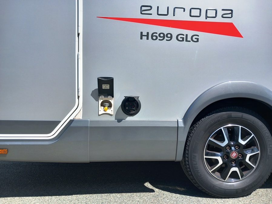 arca-h-699-glg-motorhome-gemelli-alko-doppiopavimento-barberacaravan-castelboglione-at-19