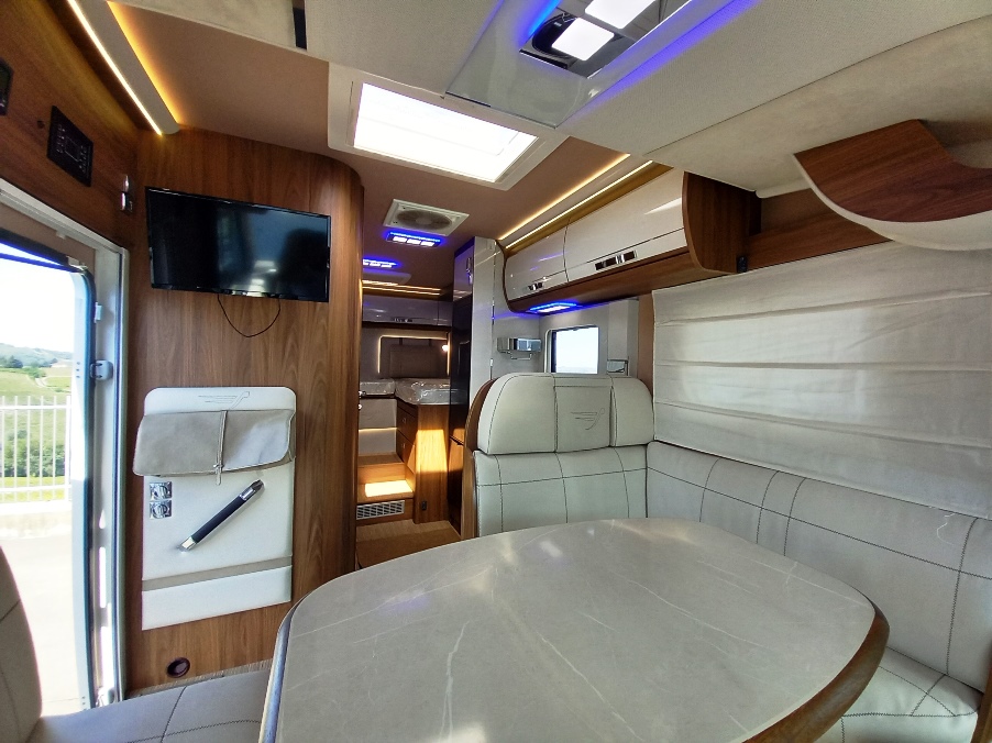 arca-h-699-glg-motorhome-gemelli-alko-doppiopavimento-barberacaravan-castelboglione-at-5