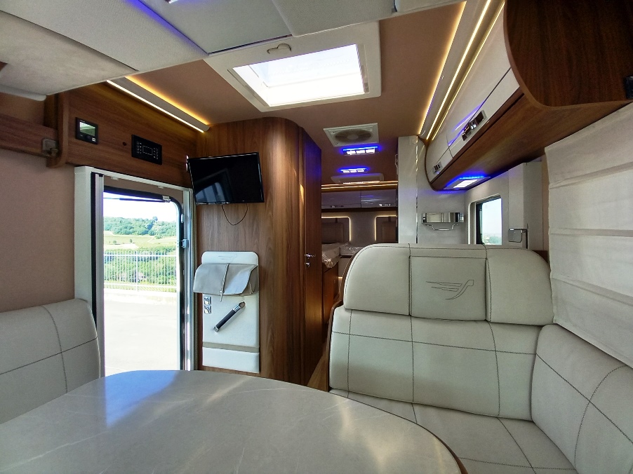 arca-h-699-glg-motorhome-gemelli-alko-doppiopavimento-barberacaravan-castelboglione-at-6