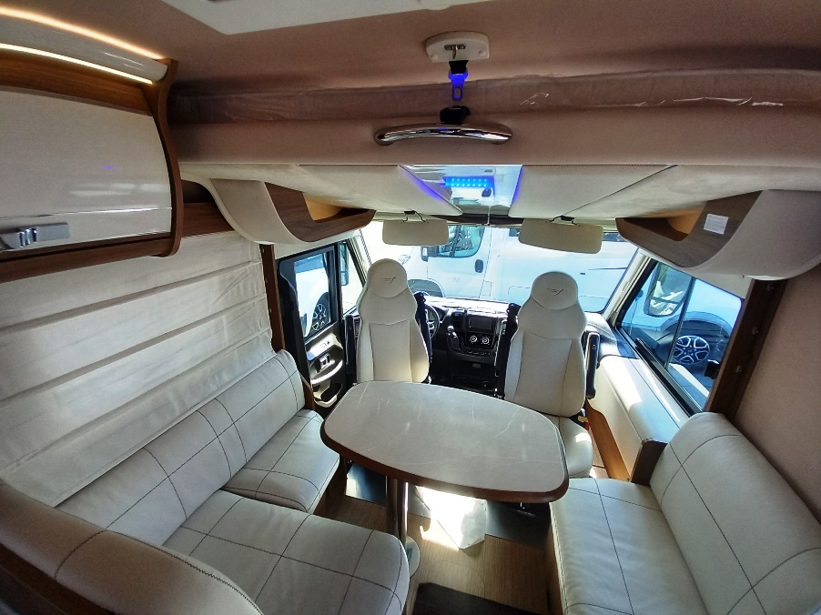 arca-h-699-glg-motorhome-gemelli-alko-doppiopavimento-barberacaravan-castelboglione-at-7