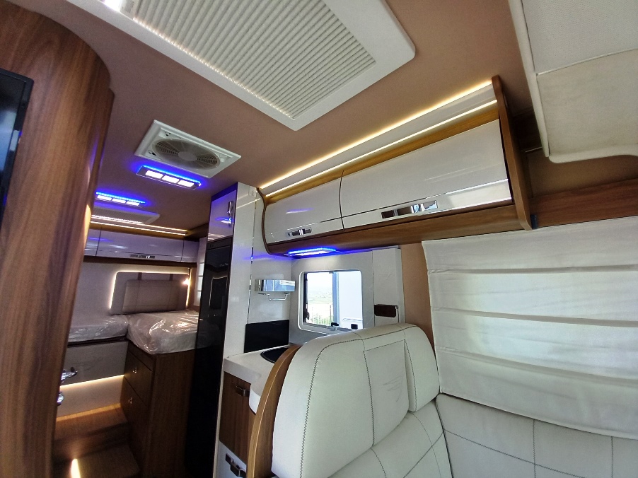arca-h-699-glg-motorhome-gemelli-alko-doppiopavimento-barberacaravan-castelboglione-at-8