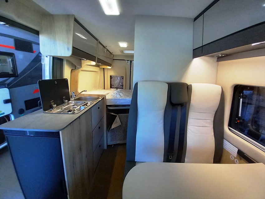 elnagh-van-k2-next-540-barberacaravan-castelboglione-at-10
