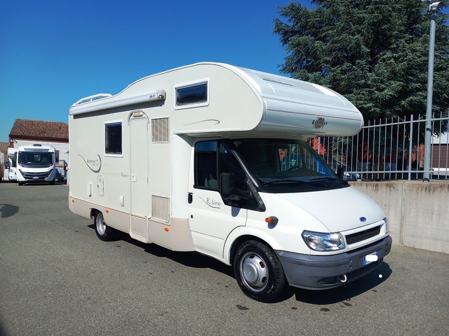 kentucky-corral-1-mansardato-posteriore-castello-barberacaravan-castelboglione-at-1