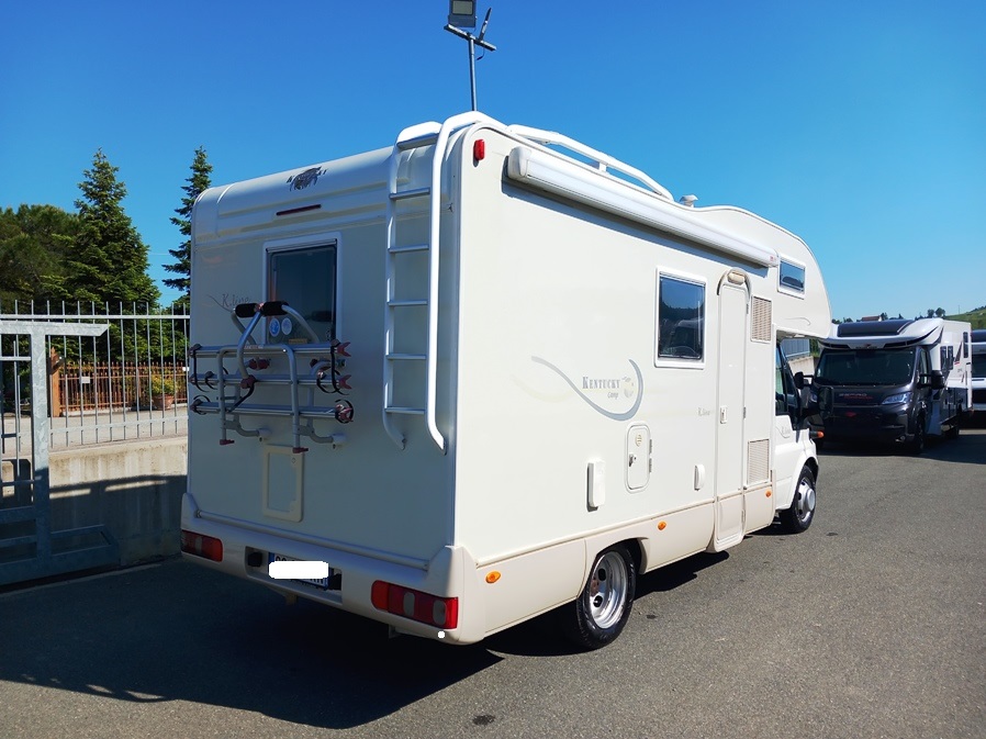 kentucky-corral-1-mansardato-posteriore-castello-barberacaravan-castelboglione-at-3