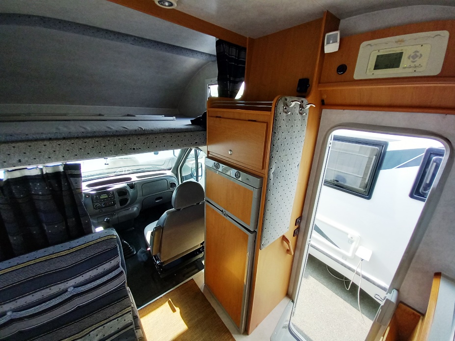kentucky-corral-1-mansardato-posteriore-castello-barberacaravan-castelboglione-at-8