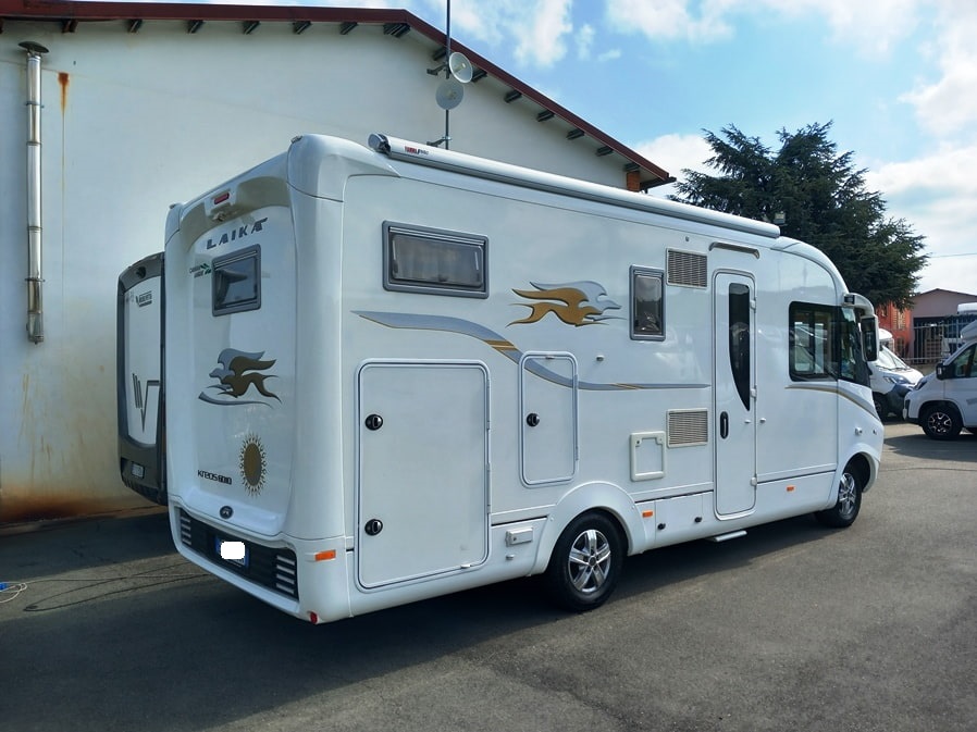laika-kreos-6010-motorhome-garage-doppiopavimento-alko-barberacaravan-castelboglione-at-3