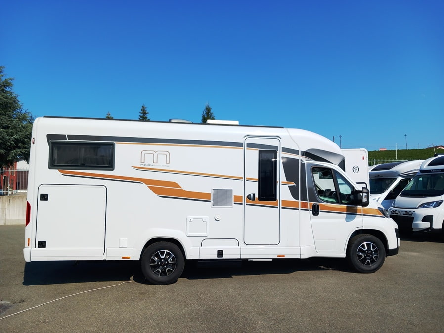 malibu-reisemobil-t-450-re-le-semintegrale-doppiopavimento-gemelli-barberacaravan-castelboglione-at-2
