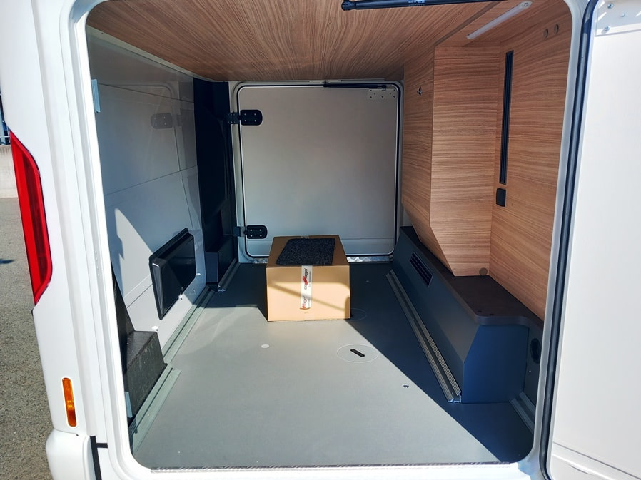 malibu-reisemobil-t-450-re-le-semintegrale-doppiopavimento-gemelli-barberacaravan-castelboglione-at-4