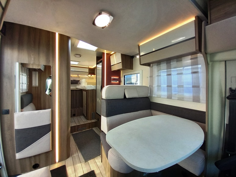 rollerteam-kronos-285tl-gemelli-semintegrale-barberacaravan-castelboglione-at-5