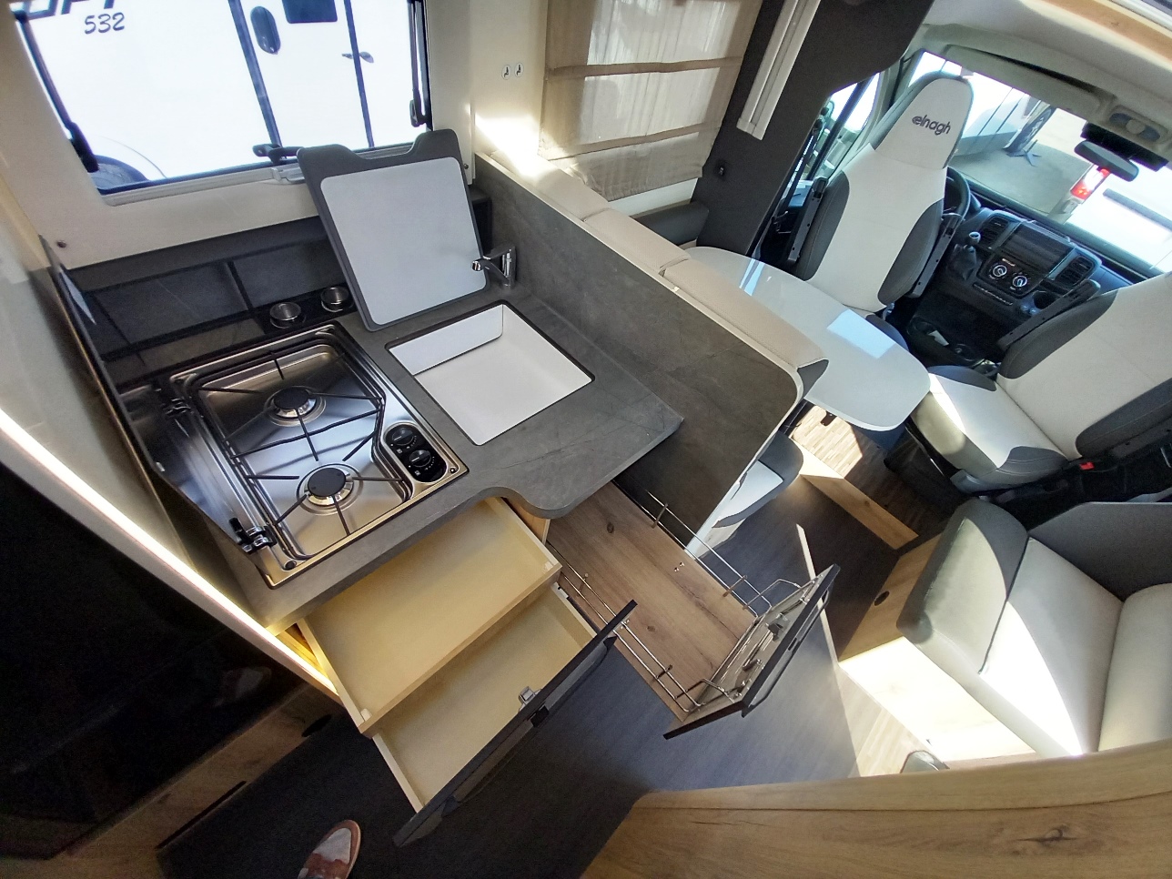 elnagh-t-loft-529-seintegrale-lettigemelli-barberacaravan-castelboglione-at-14