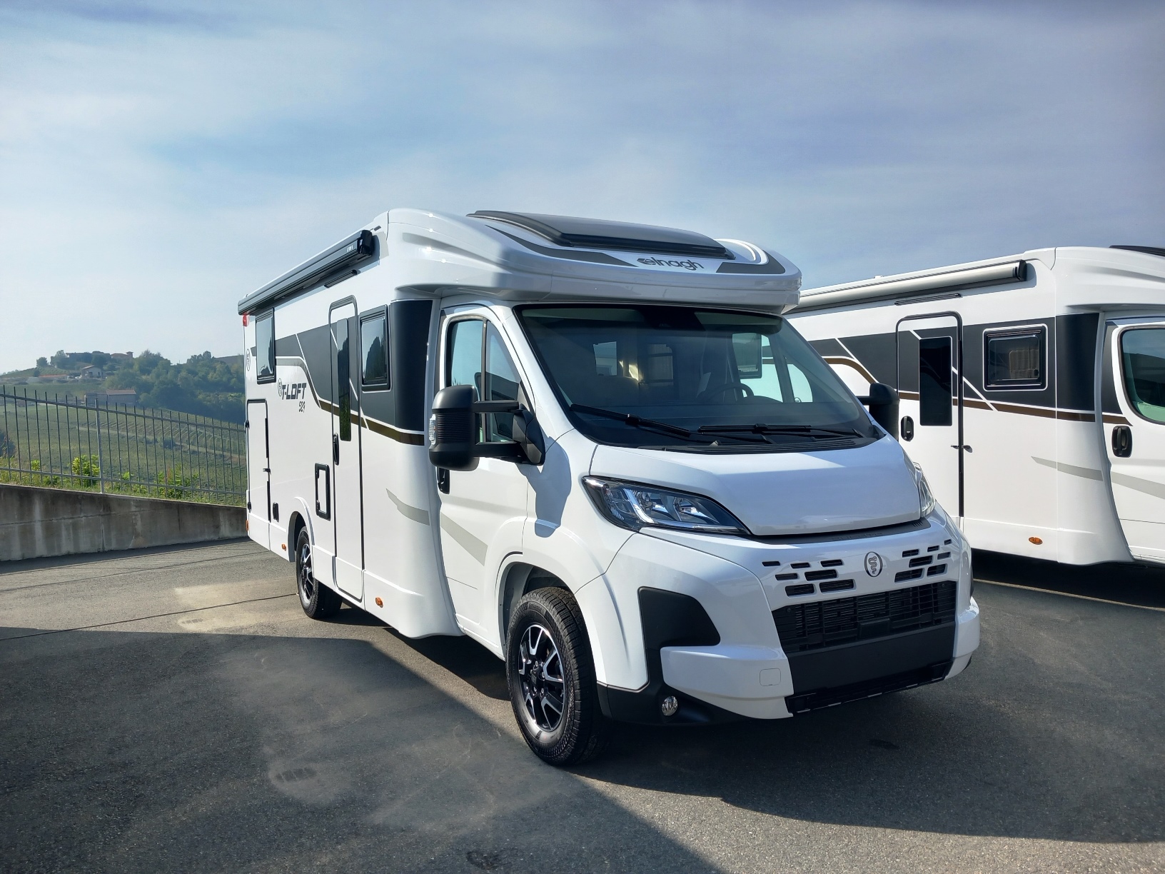 elnagh-t-loft-529-seintegrale-lettigemelli-barberacaravan-castelboglione-at-2