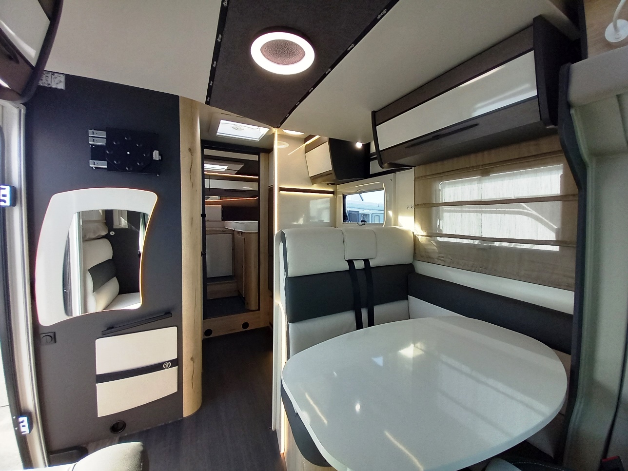 elnagh-t-loft-529-seintegrale-lettigemelli-barberacaravan-castelboglione-at-6