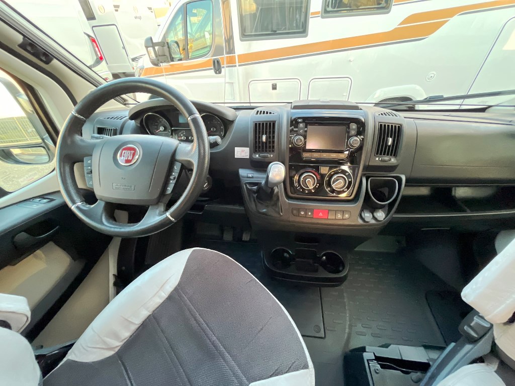 camper-benimar-mileo242-seminegrale-lettotrasversale-basculane-5posi-usato-barberacaravan-castelboglione-at-5