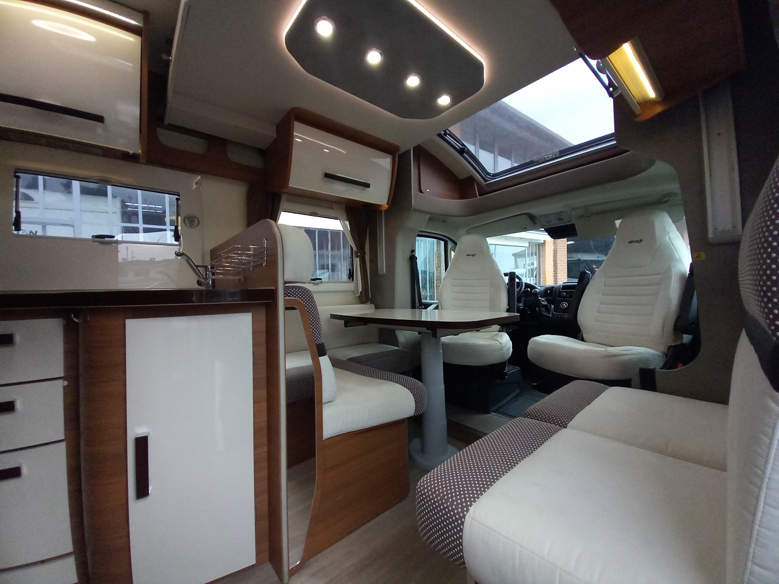 elnagh-baron 560-corto-barsculante-trasversale-usato-barberacaravan-castelboglione-at-4