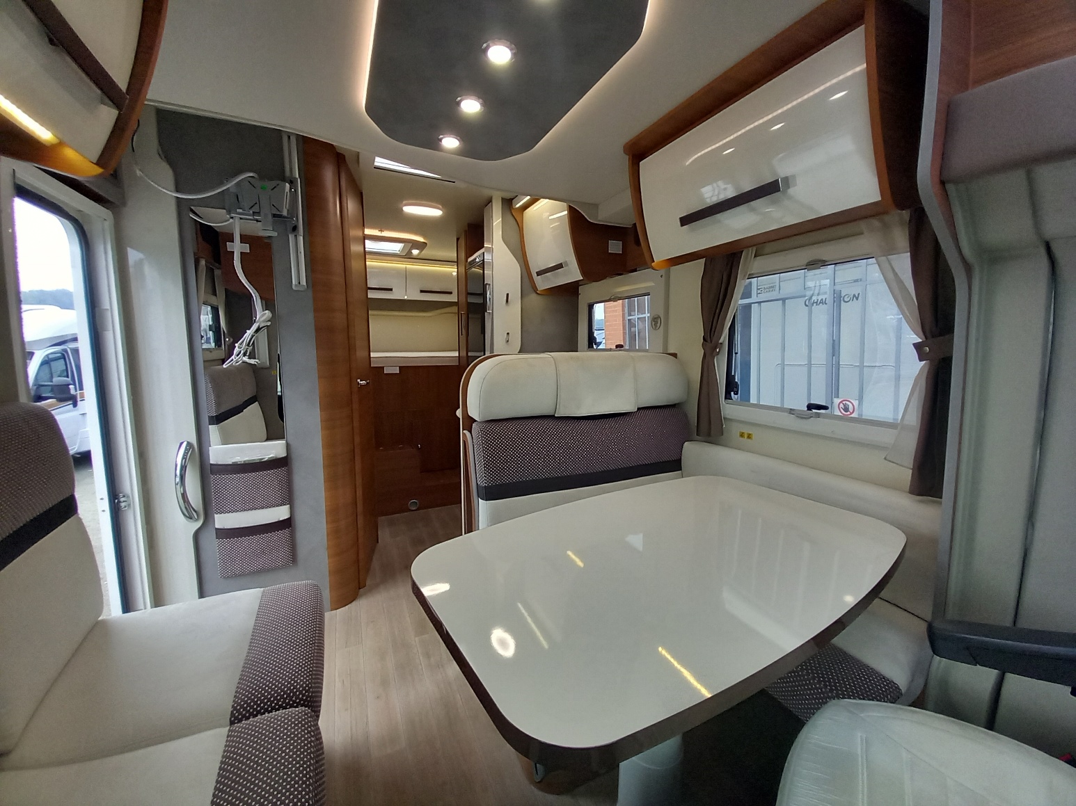 elnagh-baron 560-corto-barsculante-trasversale-usato-barberacaravan-castelboglione-at-5