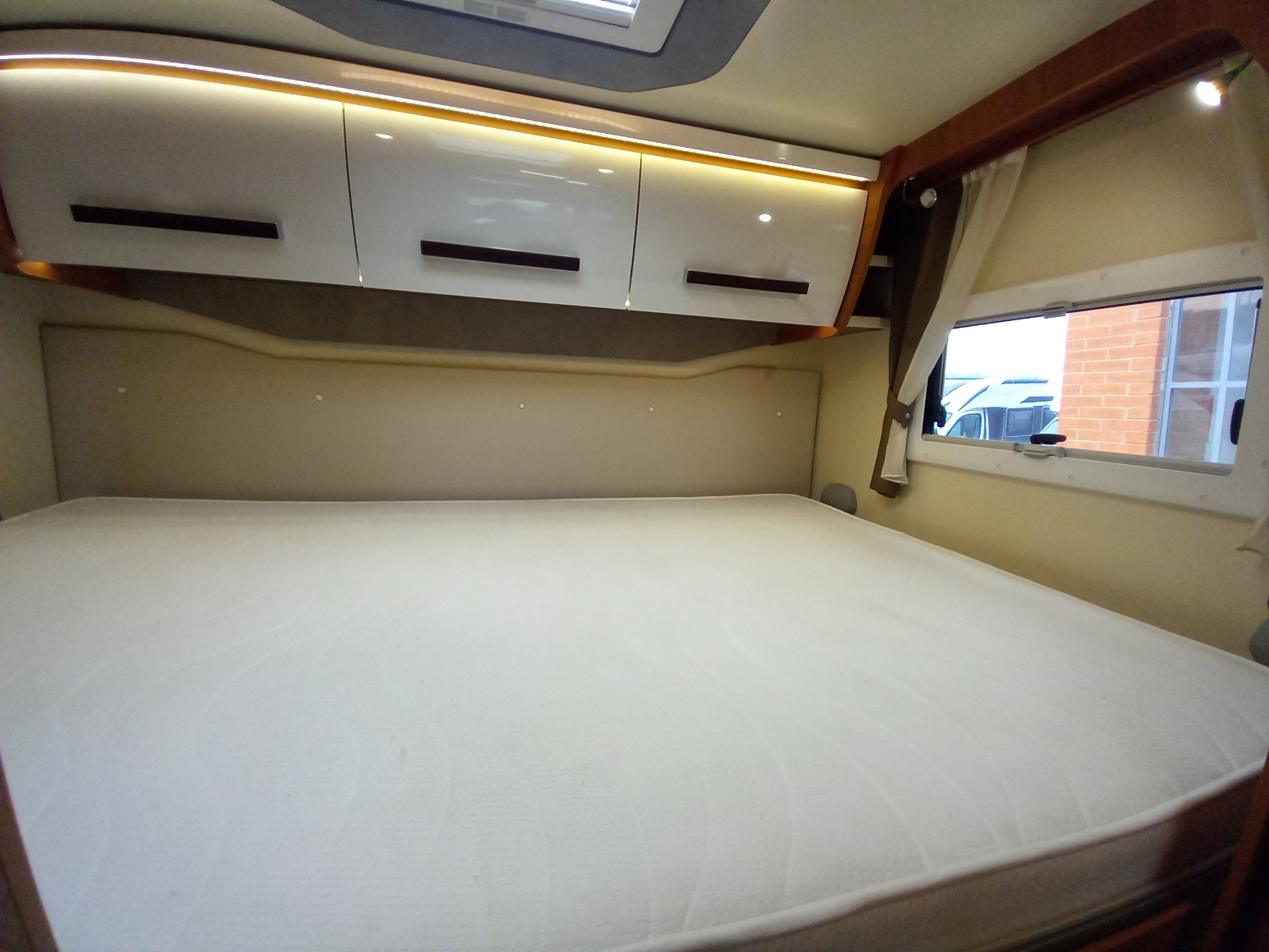 elnagh-baron 560-corto-barsculante-trasversale-usato-barberacaravan-castelboglione-at-9