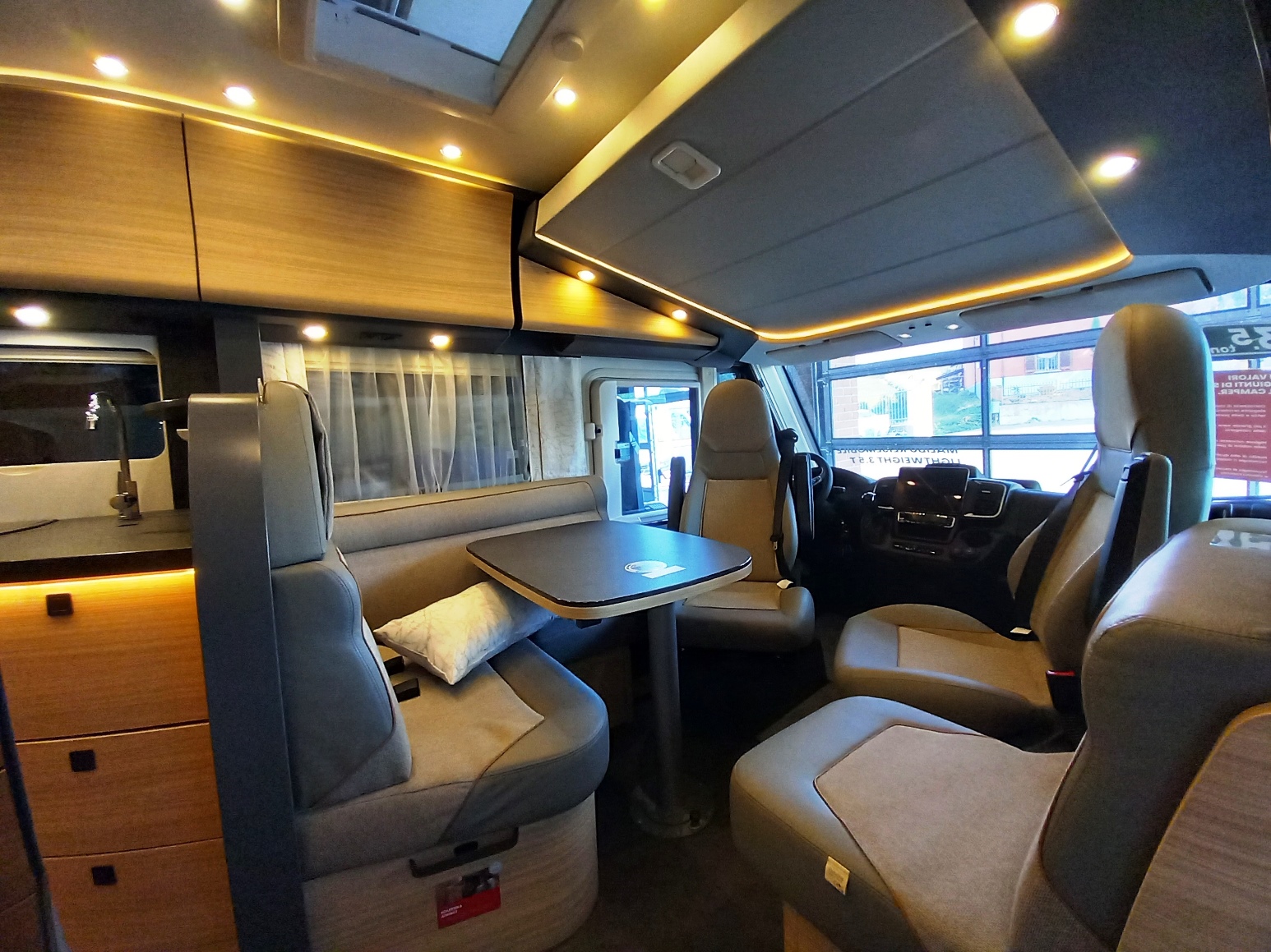 malibu-reisemobil-i-470-rb-le-motorhome-gemelli-barberacaravan-castelboglione-at-8