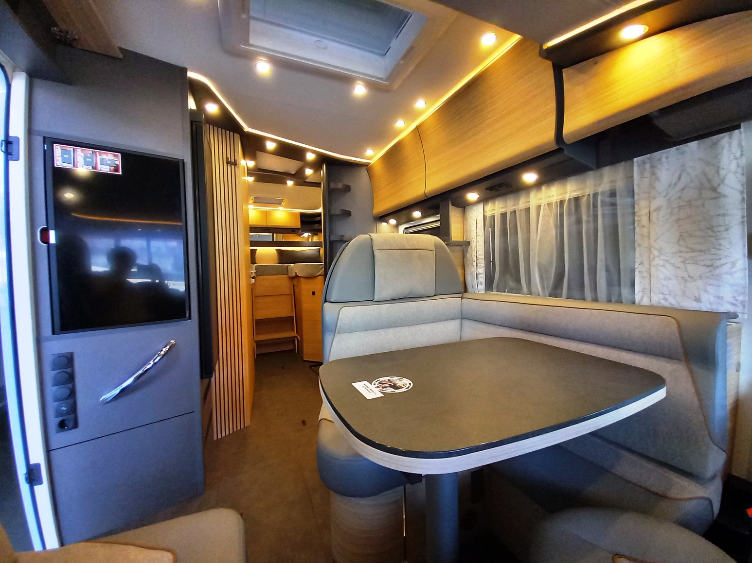 malibu-reisemobil-i-470-rb-le-motorhome-gemelli-barberacaravan-castelboglione-at-9