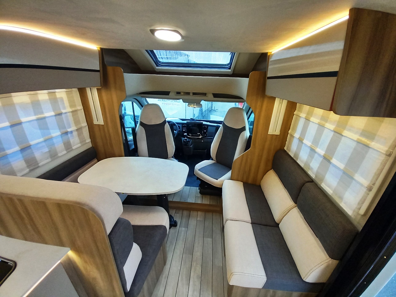rollerteam-kronos295tl-lettotrasversale-castelboglione-barberacaravan-at-8